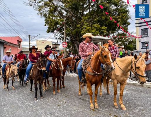 Foto - Chegada da Paçoca emociona Nazaré Paulista com fé, tradição e música no início da Festa do Divino 2025