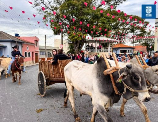 Foto - Chegada da Paçoca emociona Nazaré Paulista com fé, tradição e música no início da Festa do Divino 2025