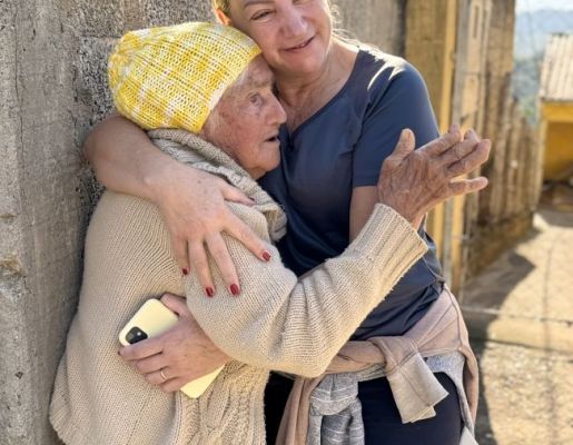 Foto - Paróquia Santa Rita: Nazaré Paulista celebra Corpus Christi com tradicional confecção de tapetes