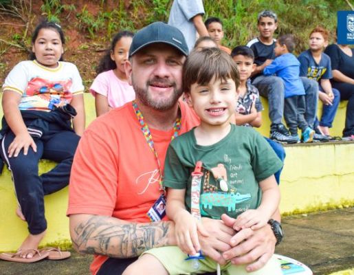 Foto - Inesquecível: chegada do Papai Noel reforça a magia do Natal em Nazaré Paulista