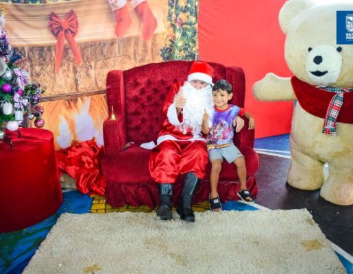 Foto - Inesquecível: chegada do Papai Noel reforça a magia do Natal em Nazaré Paulista