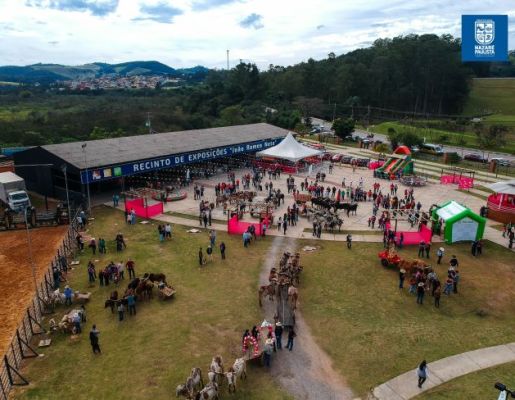 Foto - Chegada da Paçoca emociona Nazaré Paulista com fé, tradição e música no início da Festa do Divino 2025