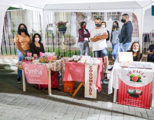 Foto - Tony Viola & Fábio Reis realizam grande apresentação na praça da Igreja matriz