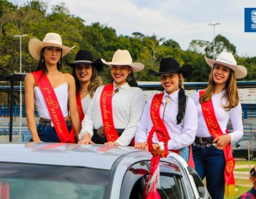Foto - Chegada da Paçoca emociona Nazaré Paulista com fé, tradição e música no início da Festa do Divino 2025