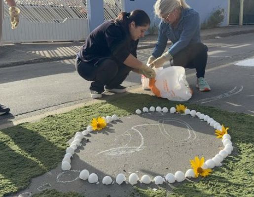 Foto - Paróquia Santa Rita: Nazaré Paulista celebra Corpus Christi com tradicional confecção de tapetes