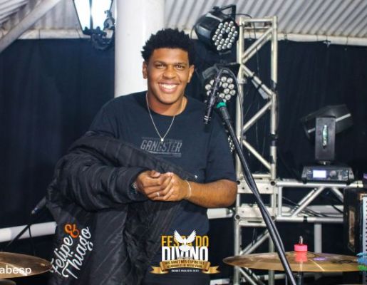 Foto - Show com a dupla Felipe & Thiago - Festa do Divino 2023