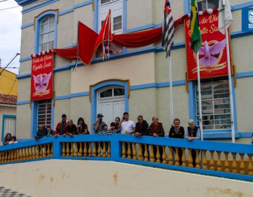 Foto - Chegada da Paçoca emociona Nazaré Paulista com fé, tradição e música no início da Festa do Divino 2025
