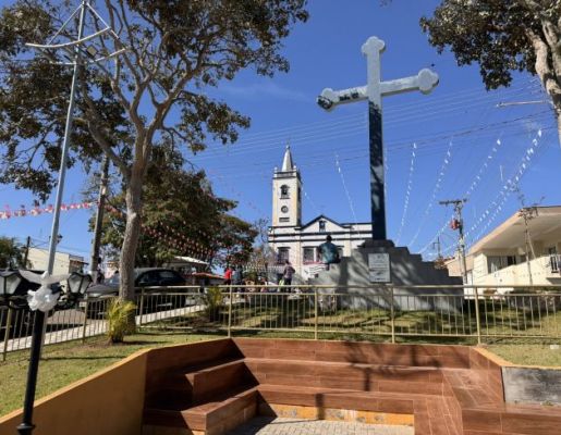 Foto - Nazaré Paulista celebra Corpus Christi com tradicional confecção de tapetes